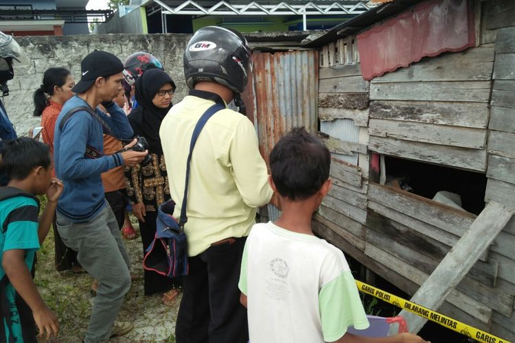 Tempat kejadian perkara ditemukannya Fadli (40), warga Gg Kadadiut, Jalan Matnor Pangkalan Bun, Jumat (19/1/2018). Saat ditemukan ia sudah tak bernyawa dan membusuk.