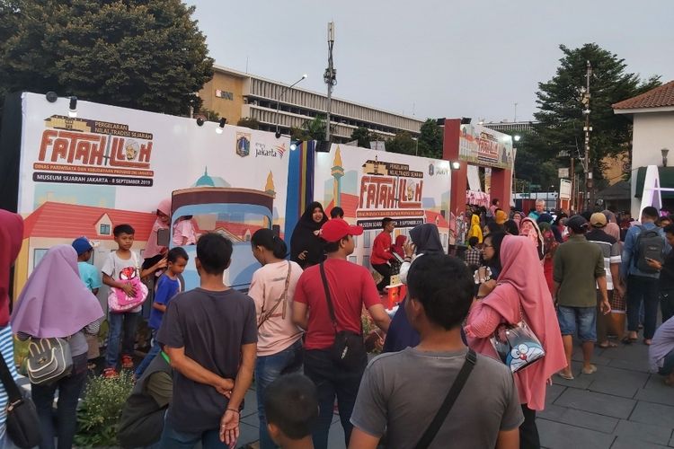 Salah satu spot foto yang ramai dikunjungi pengunjung pagelaran.