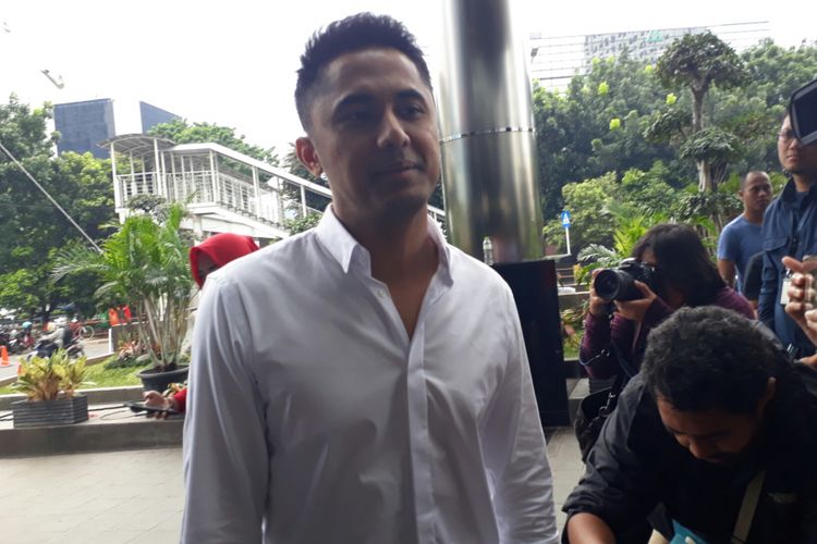Aktor sekaligus model Hengky Kurniawan Chova mendatangi kantor Komisi Pemberantasan Korupsi untuk mengurus administrasi Laporan Harta Kekayaan Penyelenggaraan Negara (LHKPN). Rabu (17/1/2018).