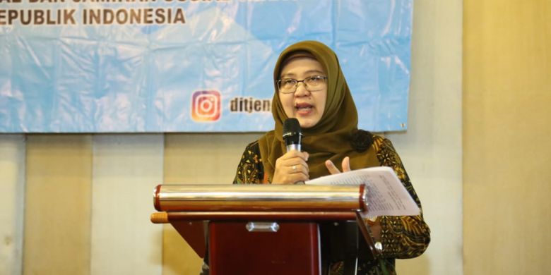 Kepala Sub Direktorat (Kasubdit) Peraturan Perusahaan (PP) dan Perjanjian Kerja Bersama (PKB) Kementerian Ketenagakerjaan (Kemnaker), Wiwik Wisnu Murti saat membuka Dialog Pembuatan PKB yang Berkualitas di Tangerang Selatan, Kamis (14/2/2019).