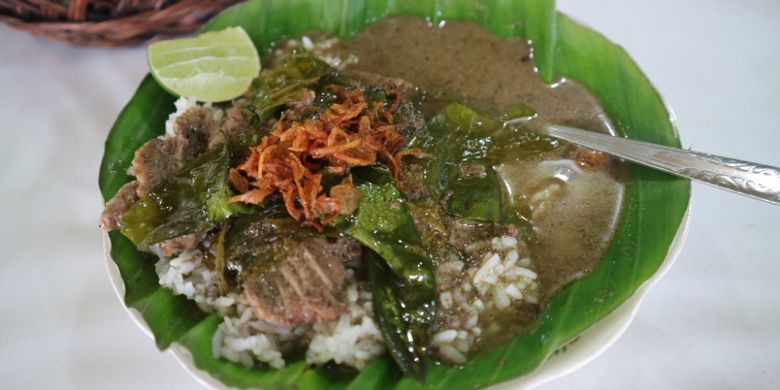 Kudapan nasi pindang khas Kudus, di kedai Nasi Pindang Kudus dan Soto Sapi di Jalan Gajahmada Semarang yang sudah ada sejak 1987, Kamis, (19/7/2018).