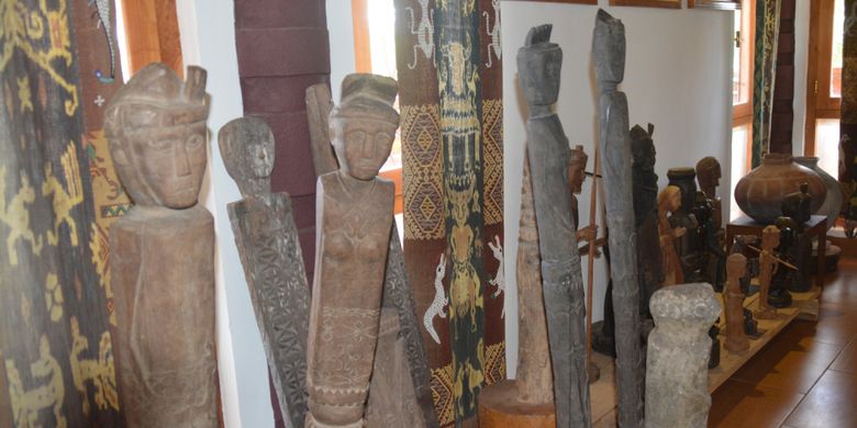 Rumah Budaya Sumba mengoleksi berbagai jenis patung khas Sumba yang dipahat orang Sumba sendiri, Kamis (9/8/2018).  