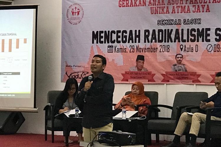 Analis pada Deputi Bidang Pencegahan, Perlindungan dan Deradikalisasi BNPT Teuku Fauzansyah di Universitas Atma Jaya, Jakarta Pusat, Kamis (29/11/2018). 