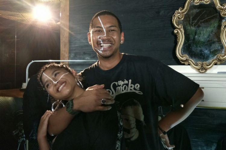 Nadine Waworuntu dan kekasihnya Adul saat ditemui dalam acara Cree Pour Creer Inksomnia x Rama Dauhan, di kawasan Kemang, Jakarta Selatan, Jumat (27/6/2018).