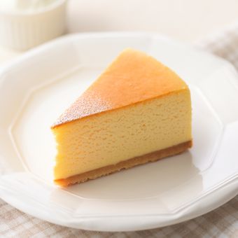 Cheesecake ini begitu lembut dan seakan meleluh di mulut.
