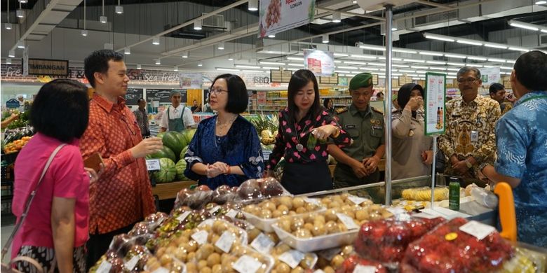 CEO PT Supra Boga Lestari dan grup Ciputra bekerjasama untuk membuka jaringan toko swalayan Farmers Market di beberapa kawasan perumahan yang dibangun Ciputra. Awal Februari ini Farmers Market membuka gerai ke-23 di CitraLake Sawangan, Depok.