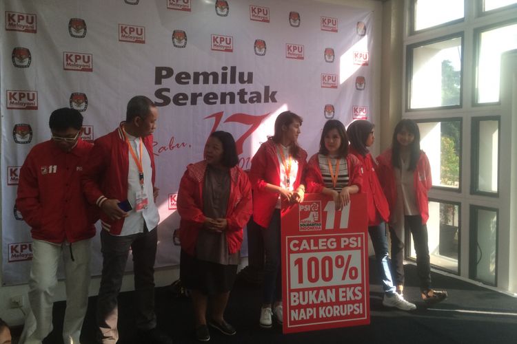 Partai Solidaritas Indonesia mendaftarkan calon legislatif di seluruh Indonesia secara serentak, Selasa (17/7/2018). Para elite PSI tiba di Kantor KPU di Jalan Imam Bonjol, Jakarta Pusat, sekitar pukul 08.20 WIB.
