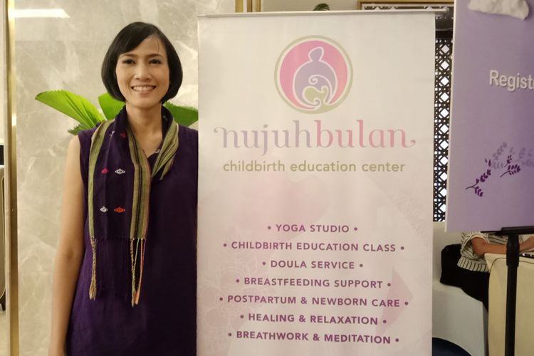 Tia Pratignyo, pendiri pusat edukasi persalinan, Nujuhbulan Studio ketika ditemui di Raffless Hotel Jakarta, Rabu (5/9/2018).