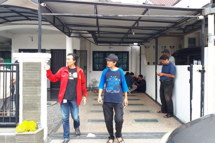 Kediaman Fransiskus Xaverius Ong (45) di Jalan Villa Kebun Sirih Blok A18 RT 05 RW 01 Kelurahan Bukit Sangkal, Kecamatan Kalidoni, Palembang, Sumatera Selatan, yang ditemukan tewas bersama istri serta kedua anaknya. Para korban ditemukan tewas dengan luka tembak di kepala.