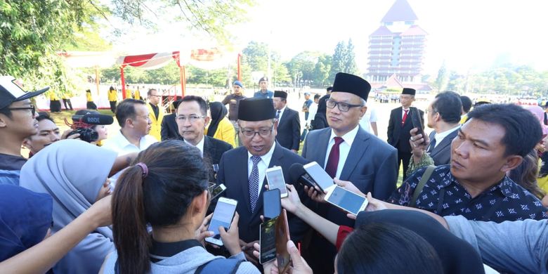 Menristekdikti setelah peringatan Hari Pendidikan Nasional (Hardiknas) pada Kamis (2/05/2019) di Universitas Indonesia, Depok.