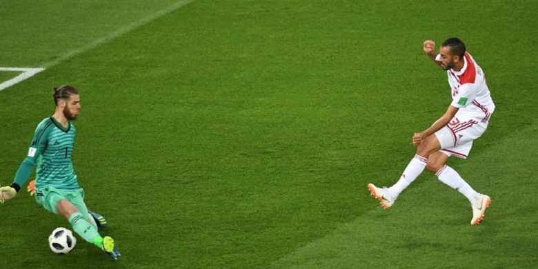 David De Gea gagal menahan tendangan Khalid Boutaib pada pertandingan Spanyol vs Maroko di Kaliningrad, 25 Juni 2018. 