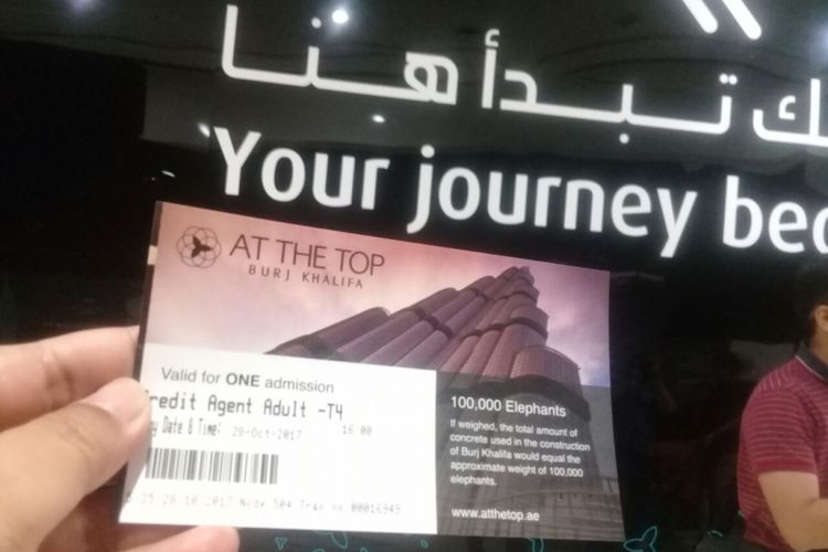 Tiket menuju At The Top Burj Al-Khalifa, Sabtu (28/10/2017)