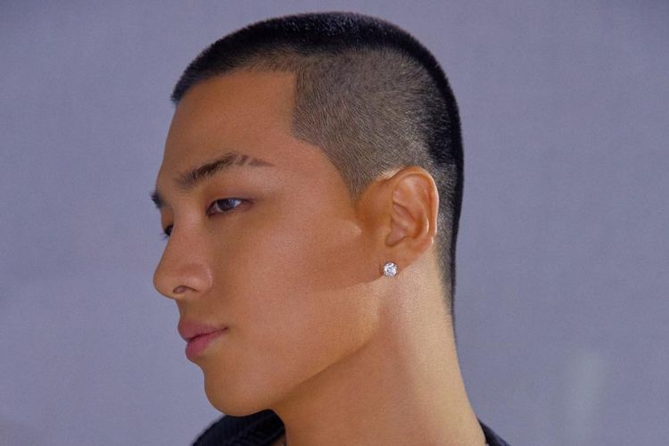 Jelang Wamil Taeyang Bigbang Pamerkan Gaya Rambut Baru