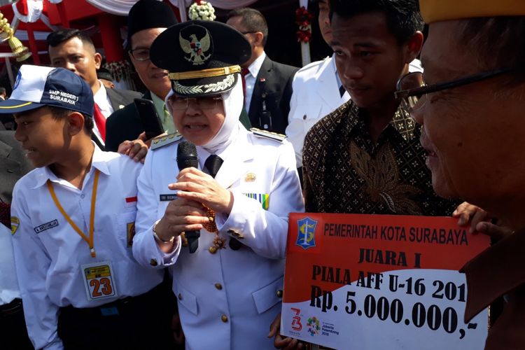 Risma beri penghargaan Supriyadi 