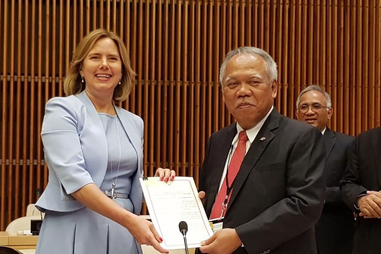 Menteri PUPR Basuki Hadimuljono dan Menteri Infrastruktur dan Manajemen Air Belanda, Cora van Nieuwenhuizen-Wijbenga menandatangani nota kesepahaman pembangunan NCICD Tahap II di New York.