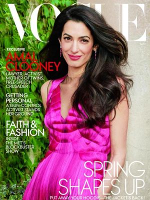 Amal Clooney tampil di sampul majalah Vogue edisi Mei 2018.