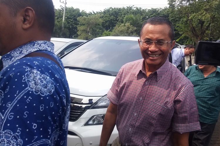 Dahlan Iskan menghadiri sidang vonis di pengadilan Tipikor Surabaya