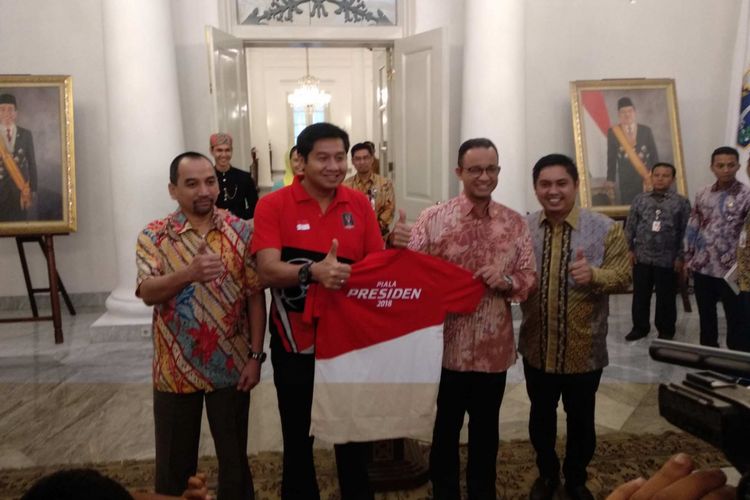 Steering Committee (SC) Piala Presiden 2017 bersama Gubernur DKI Jakarta Anies Baswedan di Balai Kota DKI Jakarta, Kamis (15/2/2018).