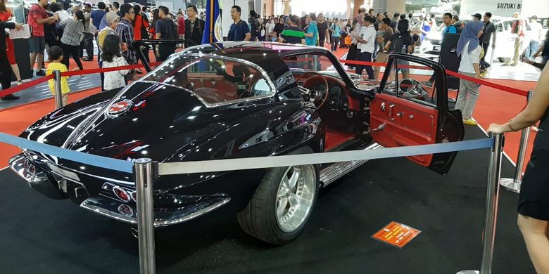 Corvette Sting Ray yang dibawa PPMKI curi perhatian di Telkomsel IIMS 2019.