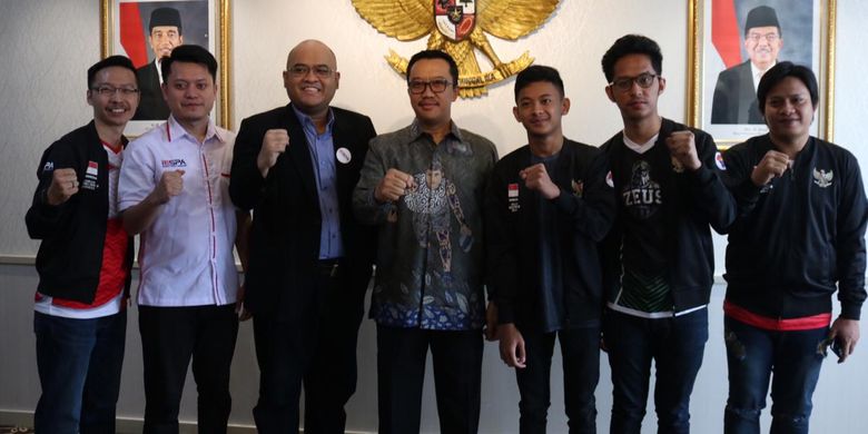 Tim PES Indonesia menemui Menteri Pemuda dan Olahraga Imam Nahrawi, di Jakarta, Selasa (25/6/2019). Tim PES Indonesia datang menemui Imam sebelum bertolak ke London untuk mengikuti kejuaraan dunia, 28-29 Juni 2019.
