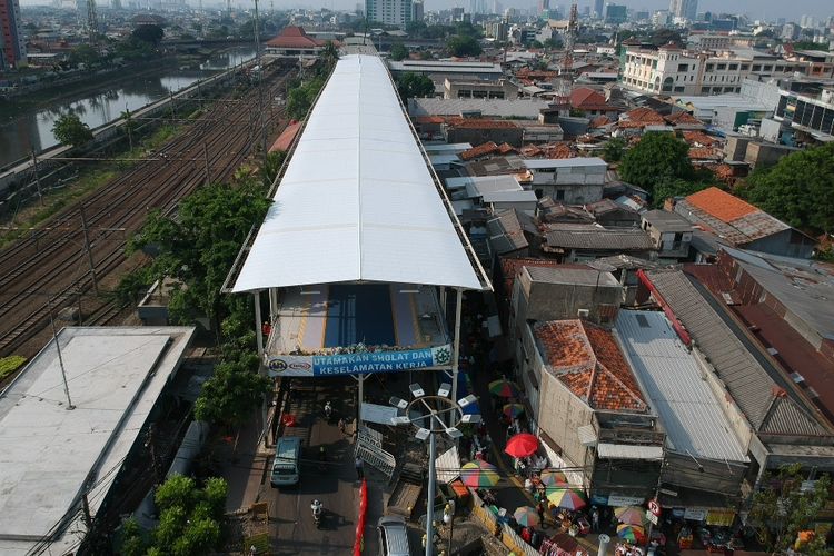 Skybridge atau jembatan penyeberangan multiguna (JPM) Tanah Abang