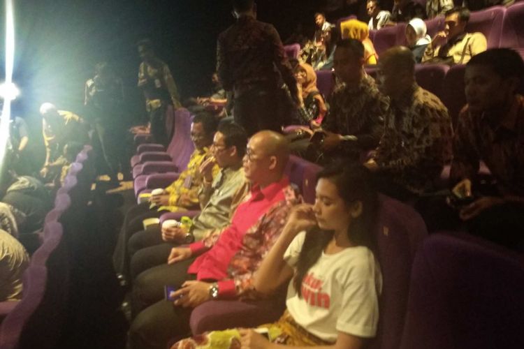 Wakil Gubernur DKI Jakarta menonton film Takut Kawin di Djakarta Theatre, Kamis (15/3/2018).