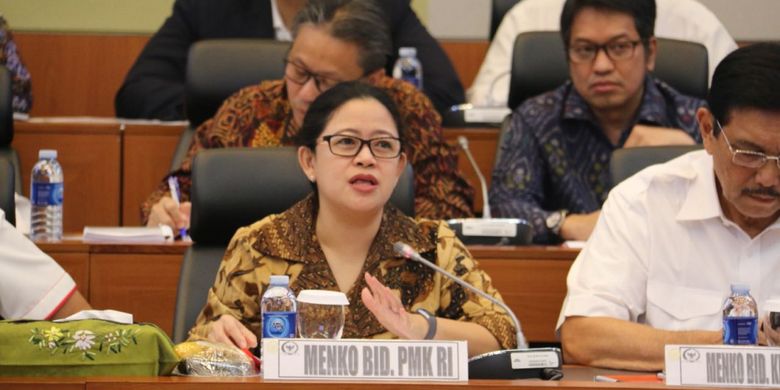 Menko PMK Puan Maharani saat mengikuti rapat pembahasan Rencana Kerja Anggaran (RKA) dalam RAPBN-P 2019 di Banggar DPR RI, Selasa (5/9/2018).
