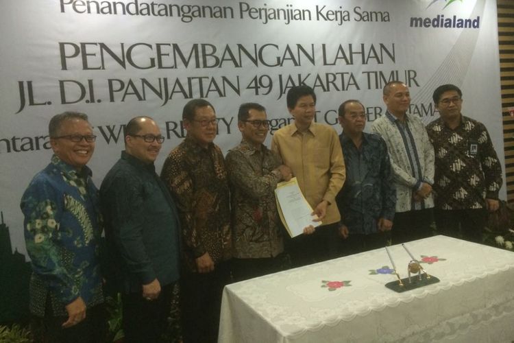 Kerja Sama PT Wijaya Karya Realty (WIKA Realty) dengan anak usaha Kompas Gramedia Group bidang properti PT Grasera Utama di Taman Sari Hive Office di Jakarta, Senin (30/10/2017). 