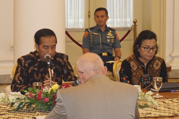 Presiden Joko Widodo, Senin (12/3/2018) saat menerima delegasi AIIB di Istana Presiden Bogor.