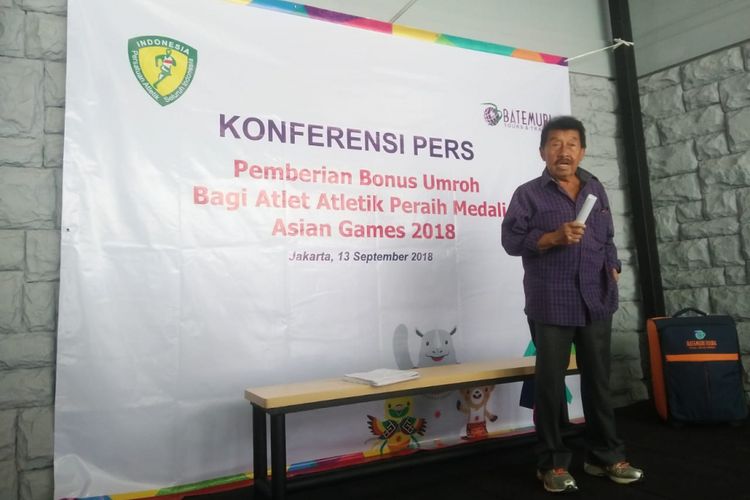 Ketua Umum PB PASI, Bob Hasan saat acara Konferensi Pers Pemberian Bonus Umroh Bagi Atlet Atletik Peraih Medali Asian Games 2018 di Pelatnas PB PASI, Jakarta pada Kamis (13/9/2018).