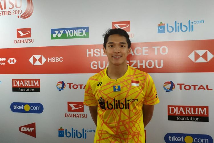 Pebulu tangkis tunggal putra Indonesia, Jonatan Christie, berpose seusai konferensi pers Indonesia Masters 2019, di Istora Senayan, jakarta, Sabtu (26/1/2019).