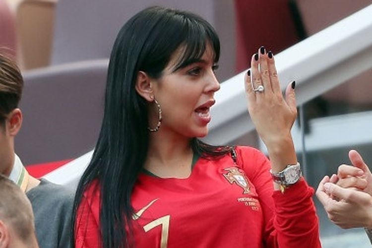 Georgina Rodriguez, kekasih Ronaldo memakai cincin berlian cartier