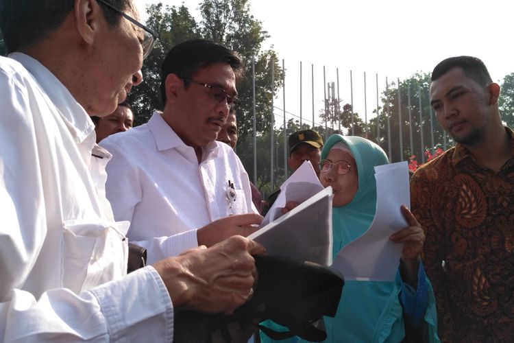 Djarot Sebut Bangunan untuk Publik Boleh Didirikan di Zona 