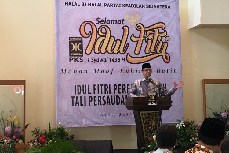 Gubernur DKI Jakarta Terpilih Anies Baswesan, saat menghadiri halal bihalal di DPP Partai Keadilan Sejahtera (PKS) di Jakarta Selatan, Minggu (16/7/2017). 