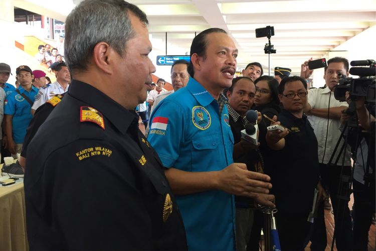 Deputi Pemberantasan BNN Inspektur Jenderal Arman Depari saat menjelaskan peredaran narkoba di Terminal 2D Bandara Soekarno-Hatta, Tangerang, Selasa (18/7/2017).