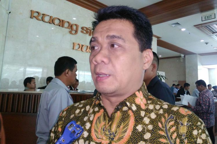 Ketua DPP Partai Gerindra Ahmad Riza Patria di Gedung DPR, Jakarta, Kamis (27/7/2017).