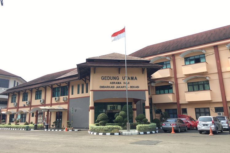 Gedung Asrama Haji Bekasi embarkasi Jawa Barat, Kota Bekasi, Kamis (27/7/2017). 