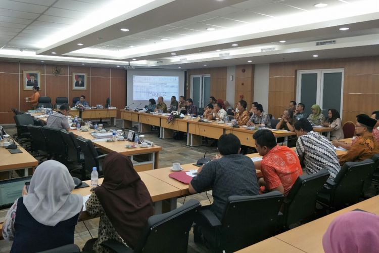 Suasana rapat Komisi D dengan Dinas Sumber Daya Air di Gedung DPRD DKI Jakarta, Jalan Kebon Sirih, Kamis (23/11/2017). 