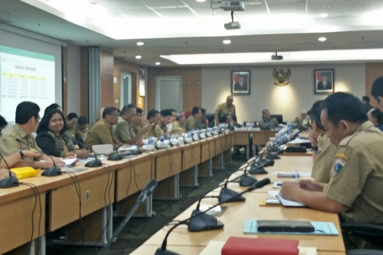 Suasana rapat badan anggaran APBD 2018 di Gedung DPRD DKI Jakarta, Jalan Kebon Sirih, Selasa (28/11/2017). 