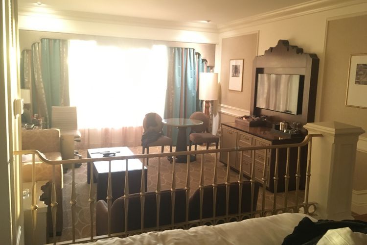 Ruang tamu dan kerja di dalam kamar hotel The Venetian di Las Vegas, Nevada, Amerika Serikat. Gambar diambil pada Senin (27/11/2017) waktu setempat.