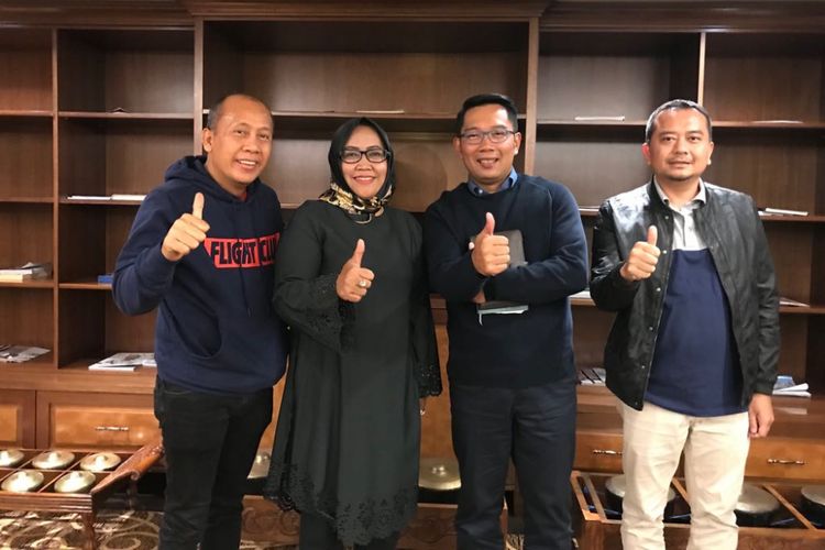 Ketua DPW Partai Nasdem Jawa Barat Saan Mustopha, Ketua DPW PPP Jawa Barat Ade Munawaroh Yasin, Ridwan Kamil, dan Ketua DPW PKB Jawa Barat Syaiful Huda. 