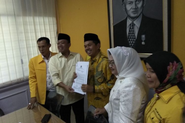 Dewan Pimpinan Pusat (DPP) Partai Golkar telah resmi mengeluarkan surat keputusan SK dukungan untuk Ketua DPD Partai Golkar Jawa Barat Dedi Mulyadi sebagai bakal calon gubernur atau wakil gubernur dalam ajang Pilkada Jawa Barat 2018.
