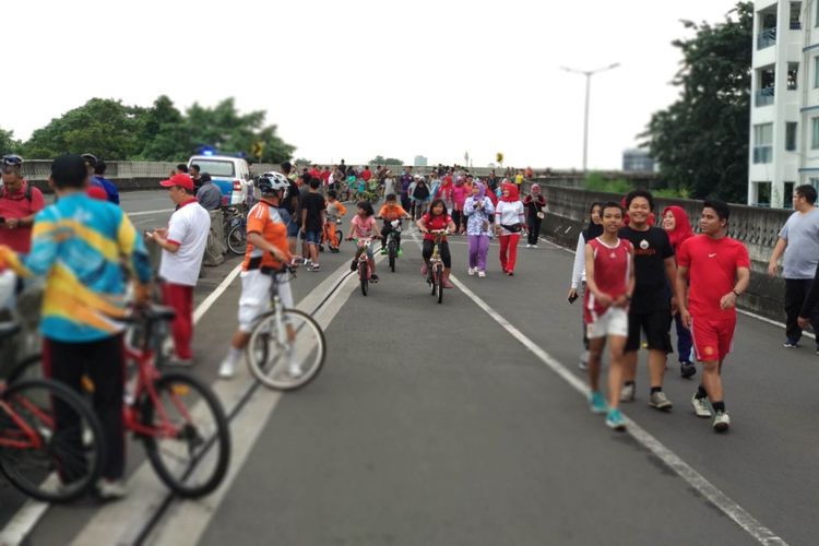 Suasana CFD di JLNT Antasari, Jakarta Selatan, Minggu (14/1/2018)