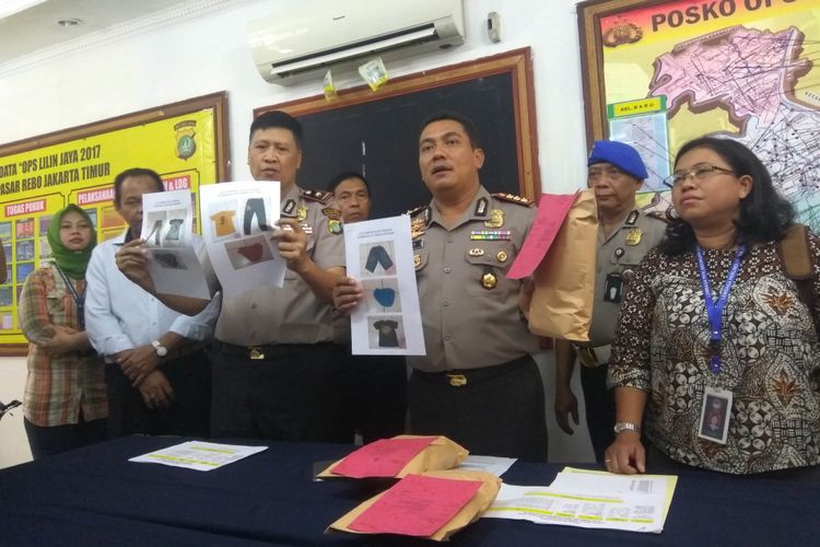 Kapolres Metro Jakarta Timur Kombes Pol Yoyon Tony Surya Putra beberkan kasus pencabulan guru honorer di Jakarta Timur, Rabu (24/1/2018), 