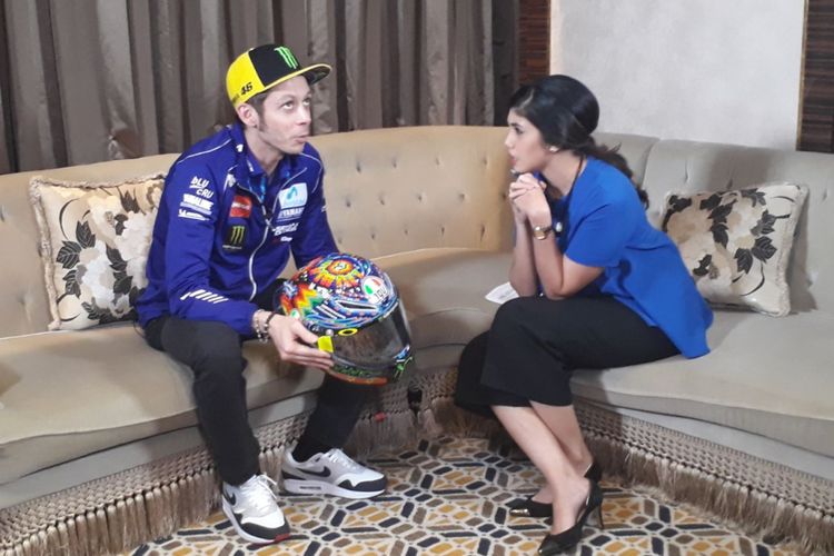 Valentino Rossi diwawancarai Kompas TV, saat berkunjung ke Indonesia, (26/1/2018).