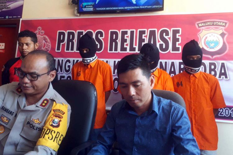 Kapolres Halmahera Barat memberikan keterangan pers terkait kasus dugaan penyalahgunaan narkoba jenis sabu yang dilakukan pengurus Partai NasDem Halmahera Barat, Selasa (13/2/2018)