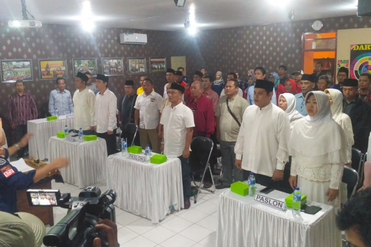 Tiga Paslon Pilkada Kota Kediri, Jawa Timur, saat menghadiri pengumuman penetapan paslon oleh KPU, Senin (12/2/2018).
