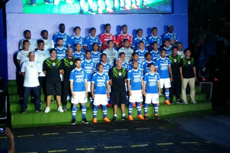 Persib Bandung secara resmi memperkenalkan skuad barunya di Graha Persib, Jalan Sulanjana, Sabtu (17/3/2018). 