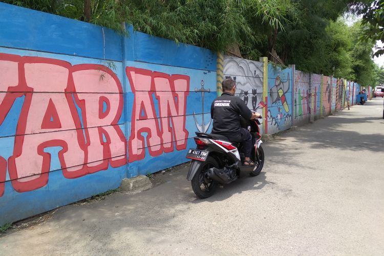Kondisi kampung mural di Kramat Jati, Jakarta Timur, Senin (2/4/2018)
