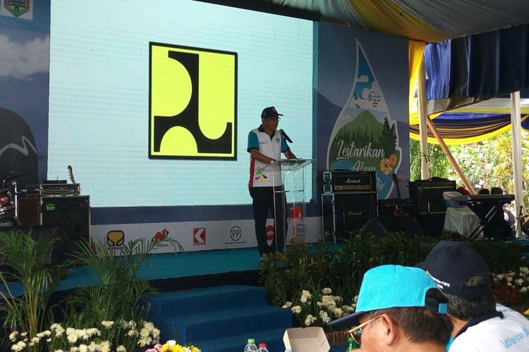 Dirjen SDA Kementerian PUPR Muhammad Imam Santoso memberikan sambutan dalam Puncak Hari Air se Dunia (HAD) ke 26 Tahun 2018 tingkat nasional di Bukit Cinta, Kecamatan Banyubiru, Kabupaten Semarang, Sabtu (7/4/2018) siang.